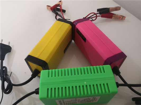 Carregador de bateria acidificada ao chumbo elétrico do &quot;trotinette&quot; 350w 48V 60v da tensão automática da identificação